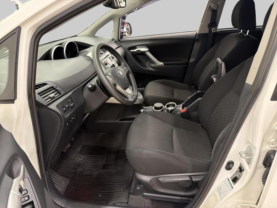 TOYOTA Verso 2011