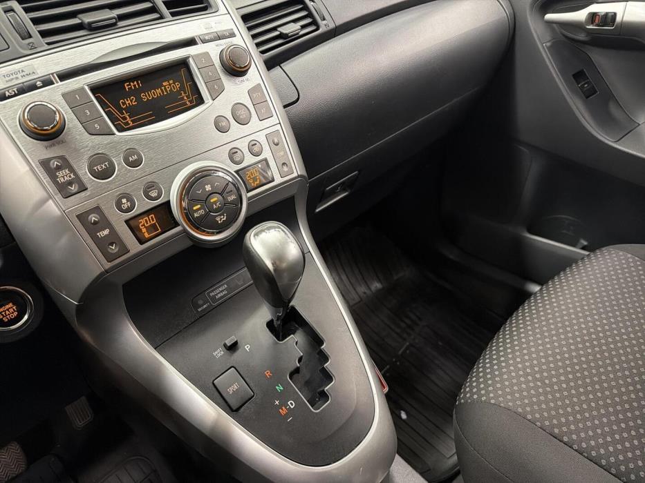 TOYOTA Verso 2011