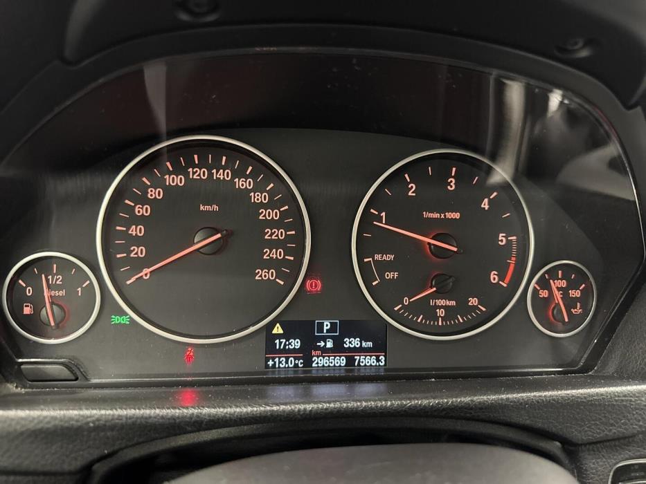 BMW 318 2012