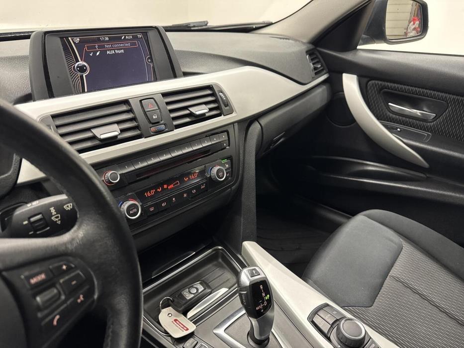 BMW 318 2012