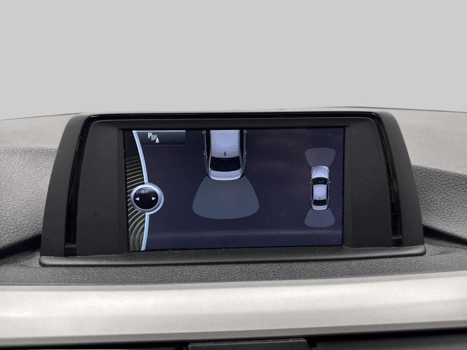 BMW 318 2012