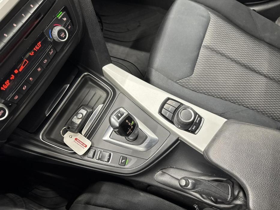 BMW 318 2012