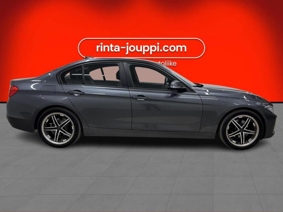 BMW 318 2012