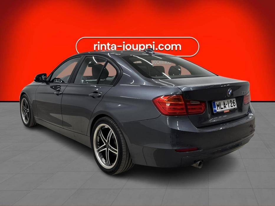 BMW 318 2012