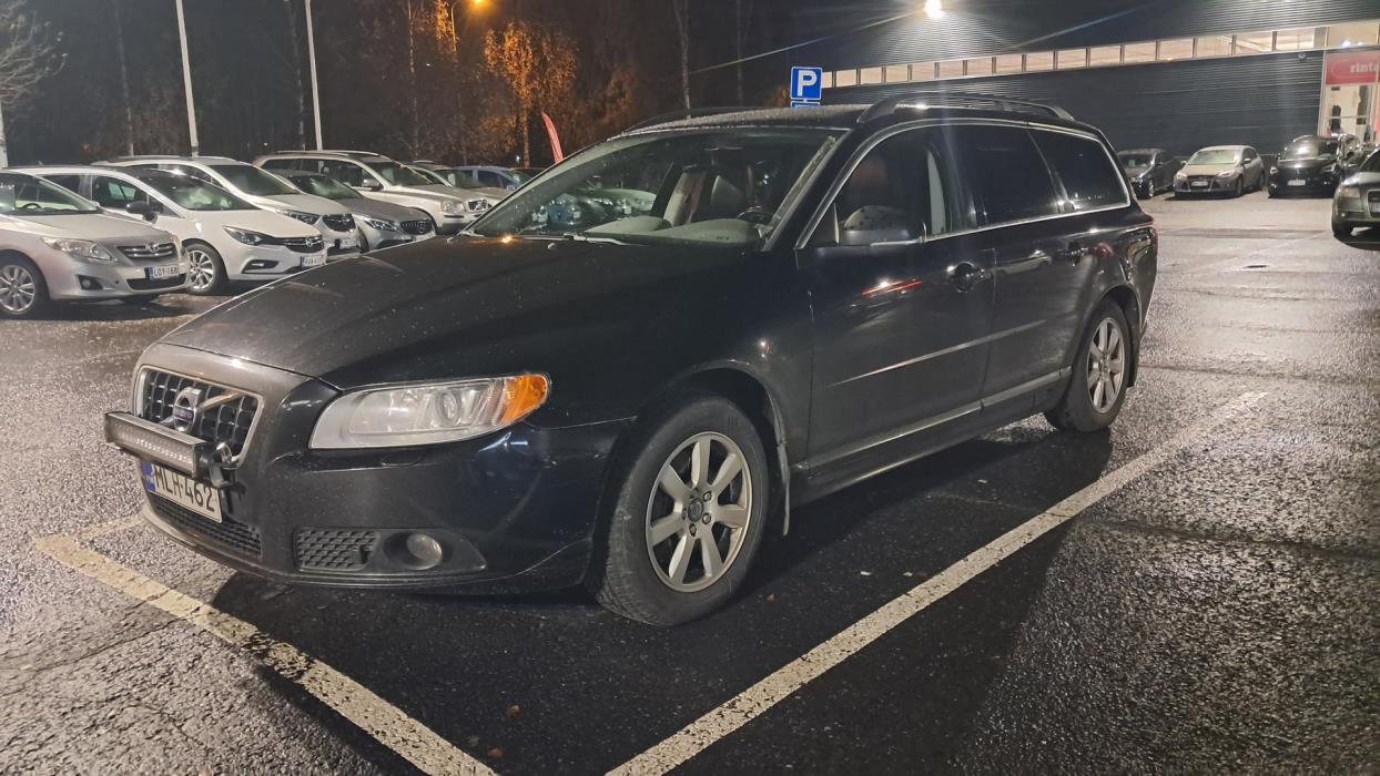 VOLVO V70 2013