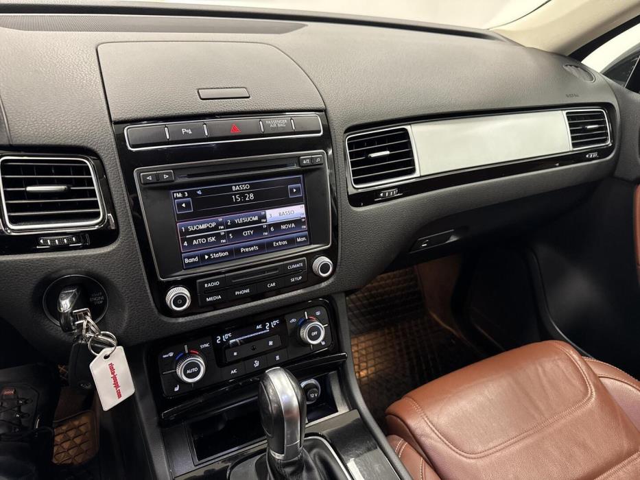 VOLKSWAGEN Touareg 2017