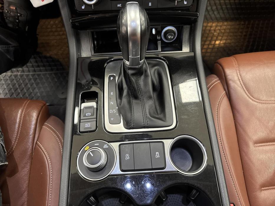 VOLKSWAGEN Touareg 2017
