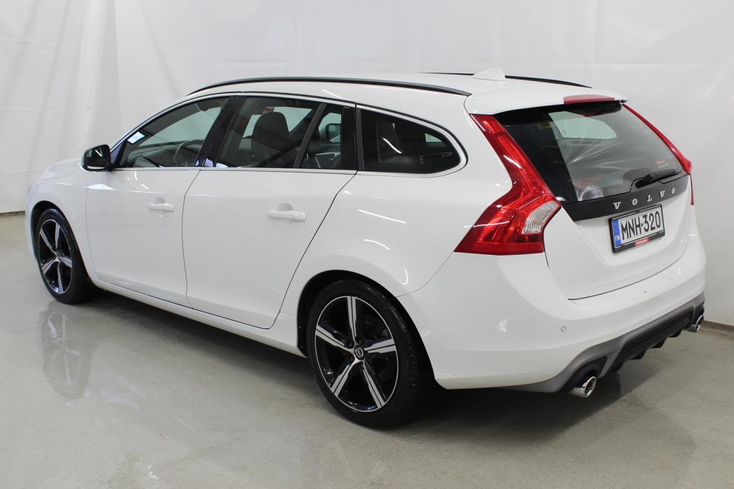 VOLVO V60 2017