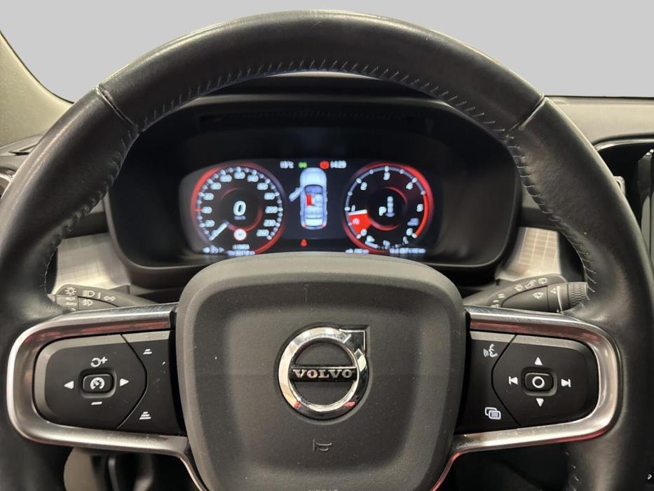 VOLVO XC40 2019