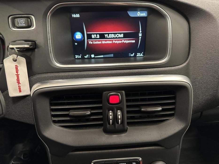 VOLVO V40 2016