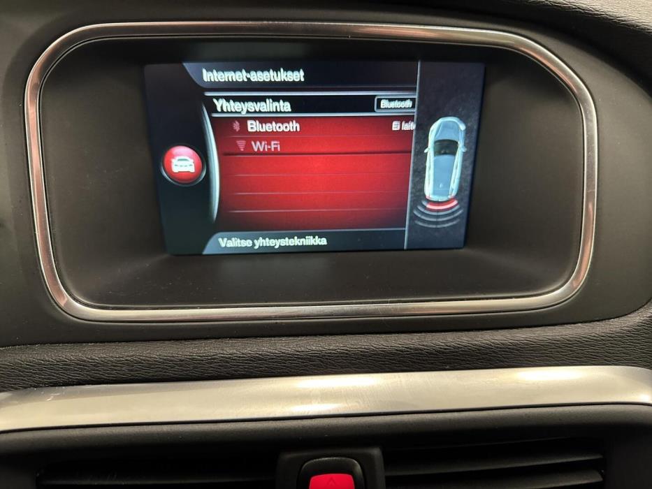VOLVO V40 2016