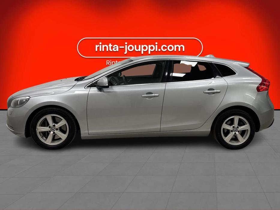 VOLVO V40 2016
