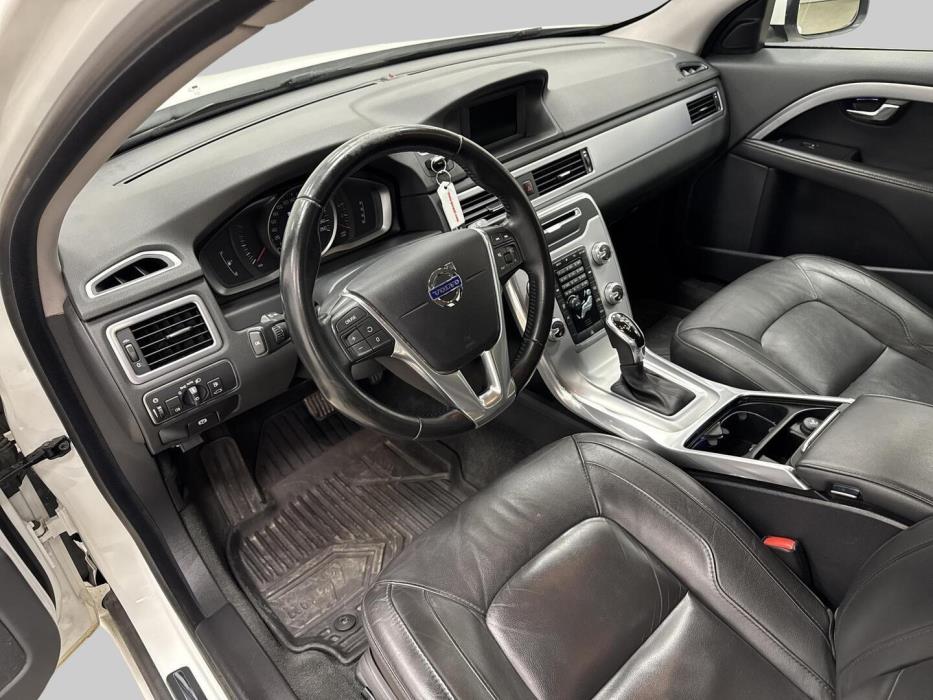 VOLVO V70 2016