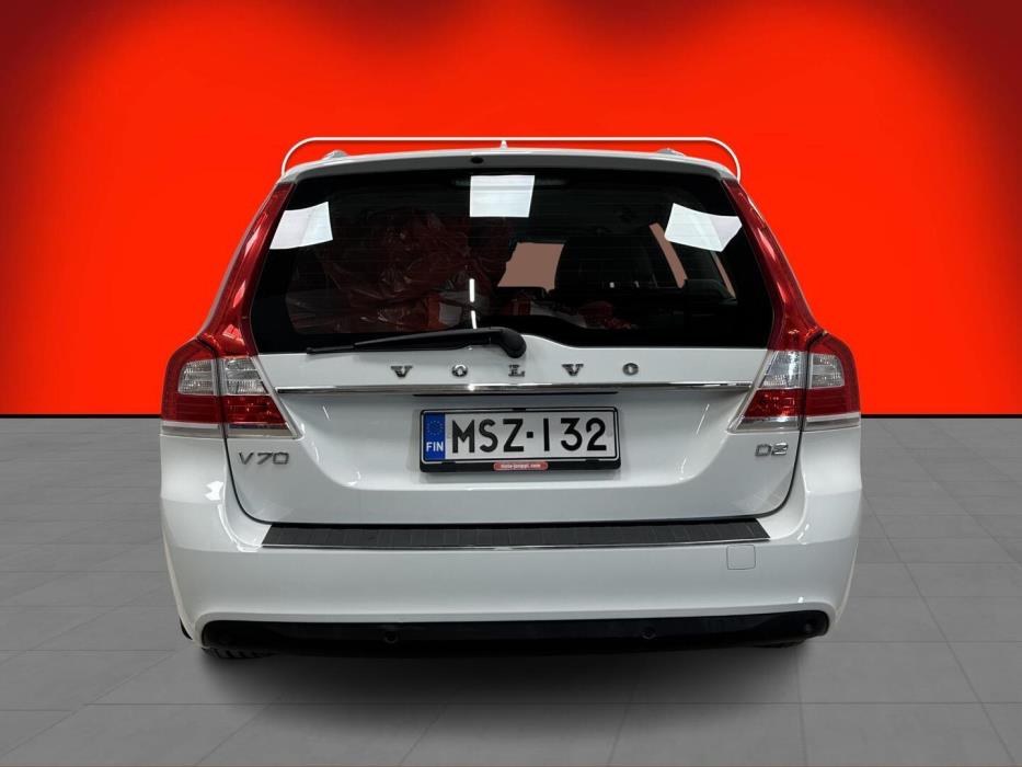 VOLVO V70 2016