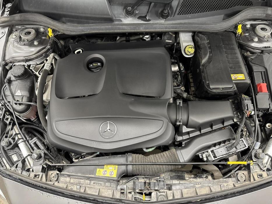 MERCEDES-BENZ A 2016