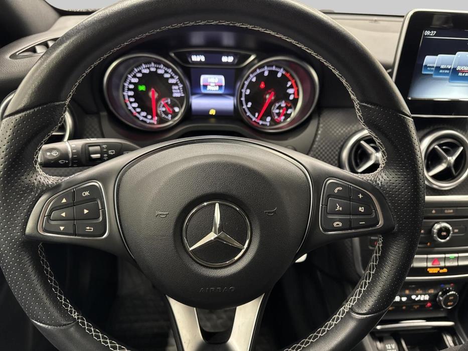 MERCEDES-BENZ A 2016