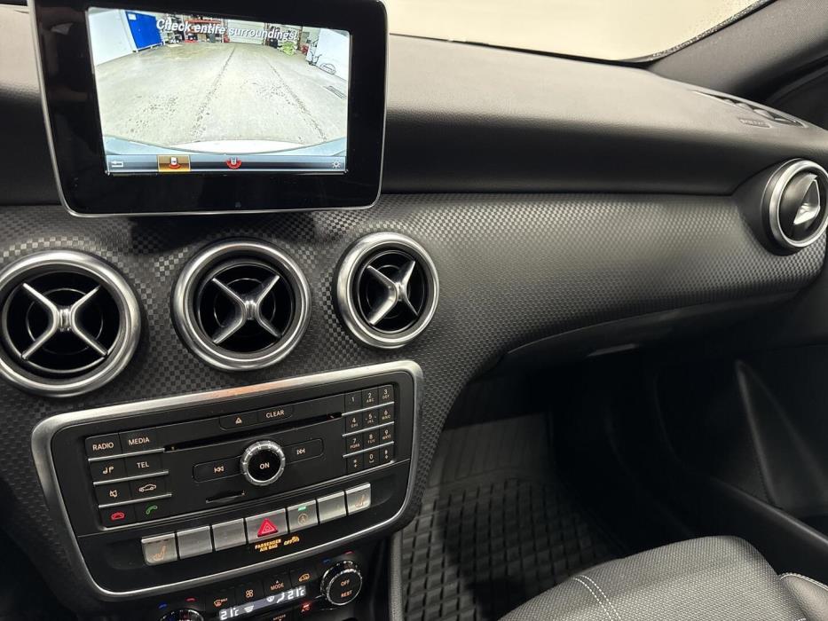 MERCEDES-BENZ A 2016