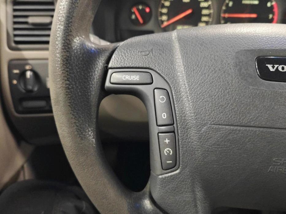 VOLVO V70 2001
