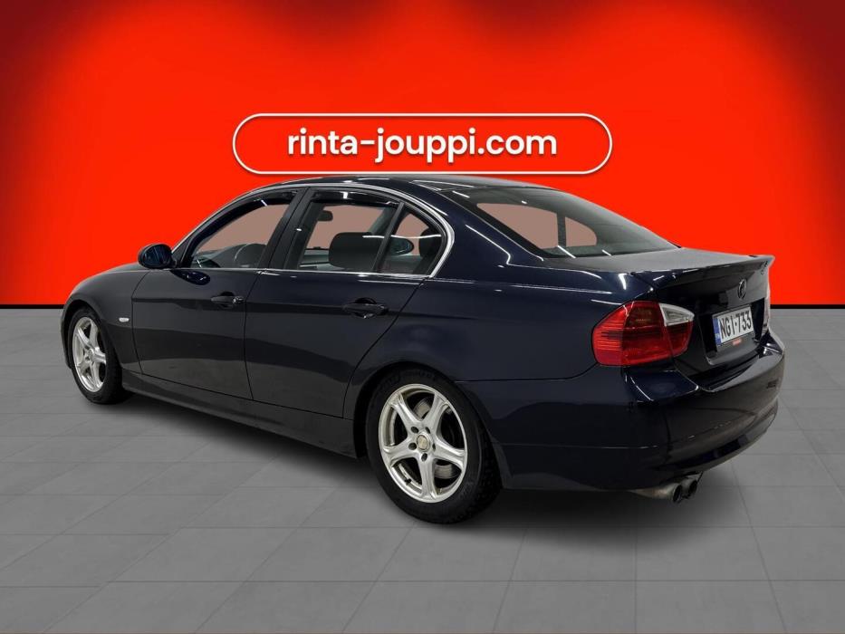 BMW 330 2005