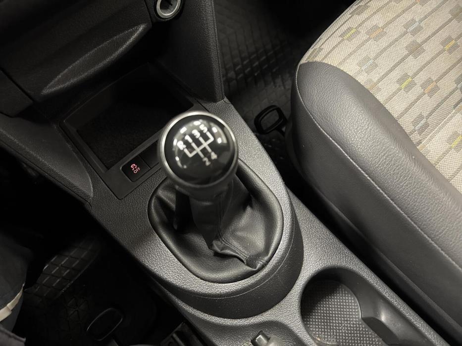 VOLKSWAGEN CADDY 2013