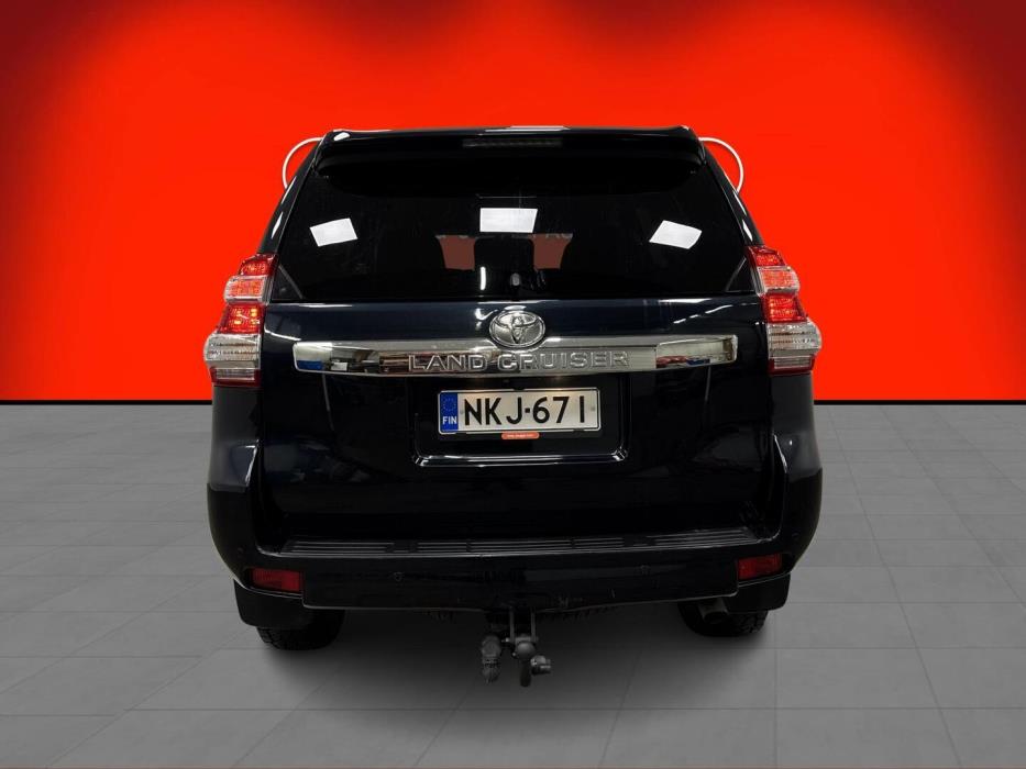 TOYOTA Land Cruiser 2016