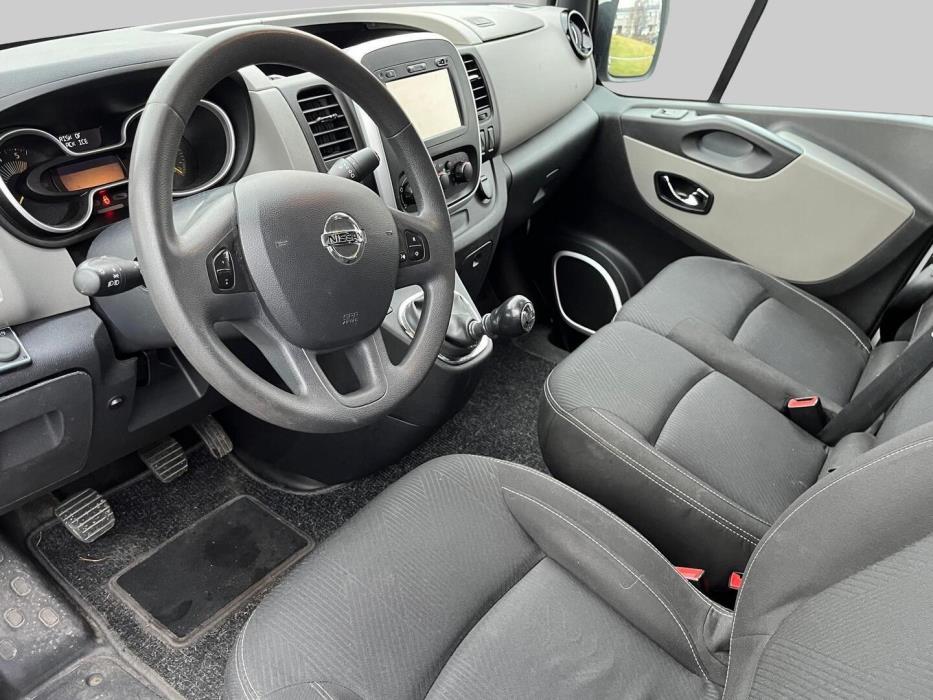NISSAN NV300 2017