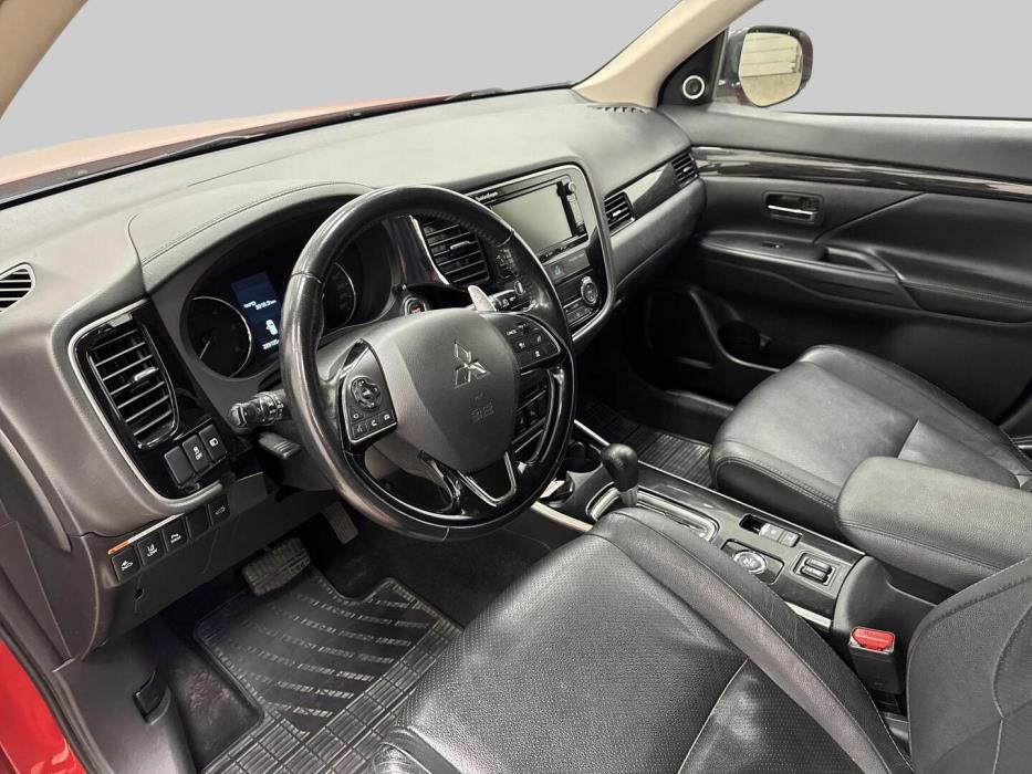 MITSUBISHI Outlander 2017
