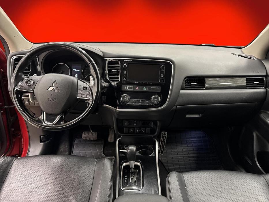 MITSUBISHI Outlander 2017