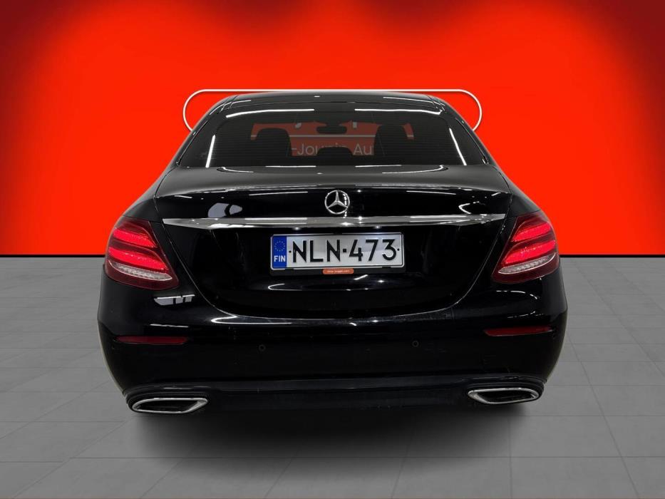 MERCEDES-BENZ E 2018