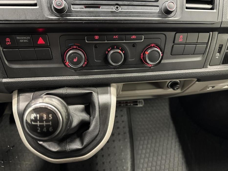 VOLKSWAGEN Transporter 2018