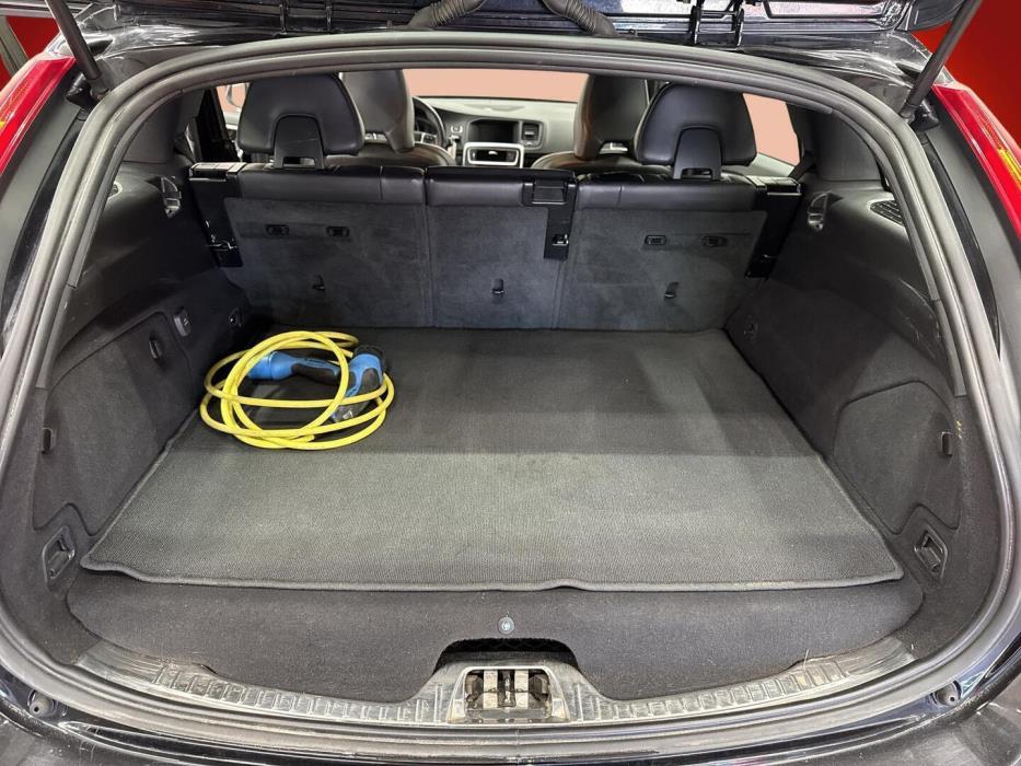 VOLVO V60 2016