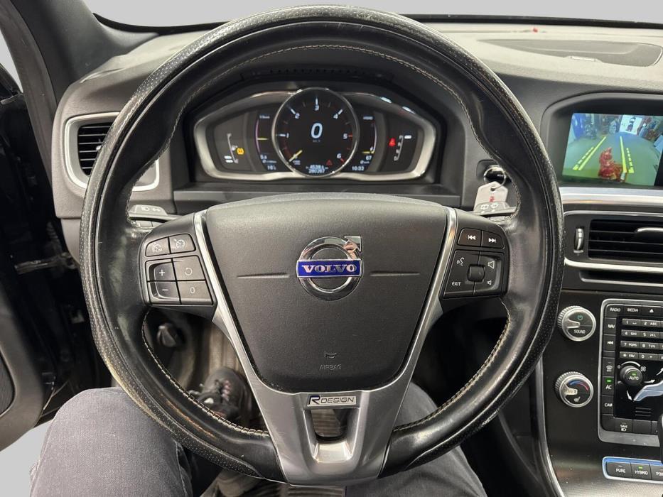 VOLVO V60 2016