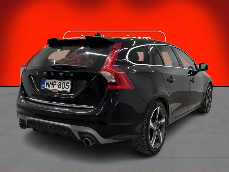 VOLVO V60 2016
