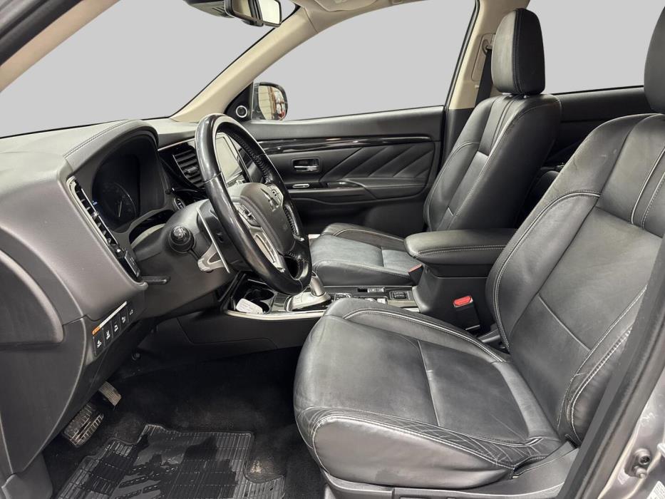 MITSUBISHI OUTLANDER PHEV 2018