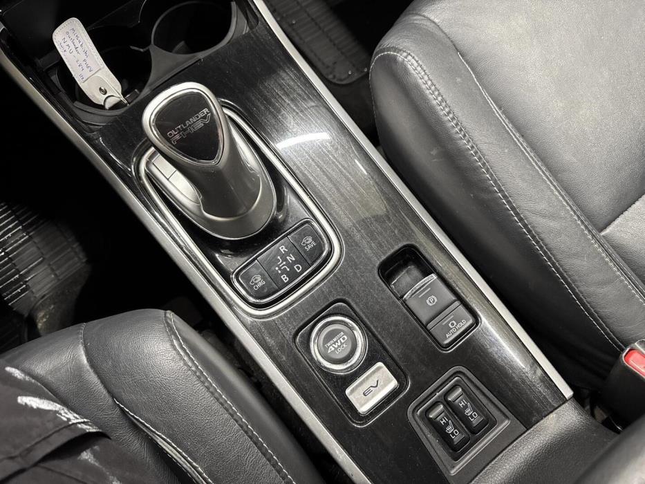 MITSUBISHI OUTLANDER PHEV 2018