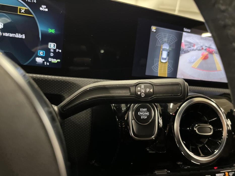 MERCEDES-BENZ CLA 2023