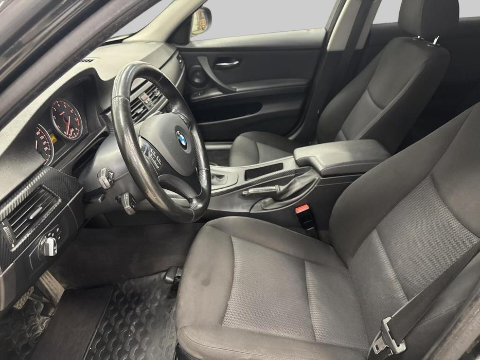 BMW 320 2010