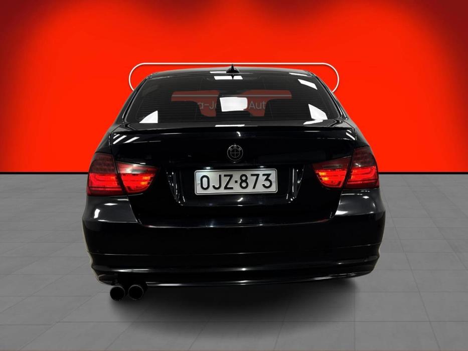 BMW 320 2010