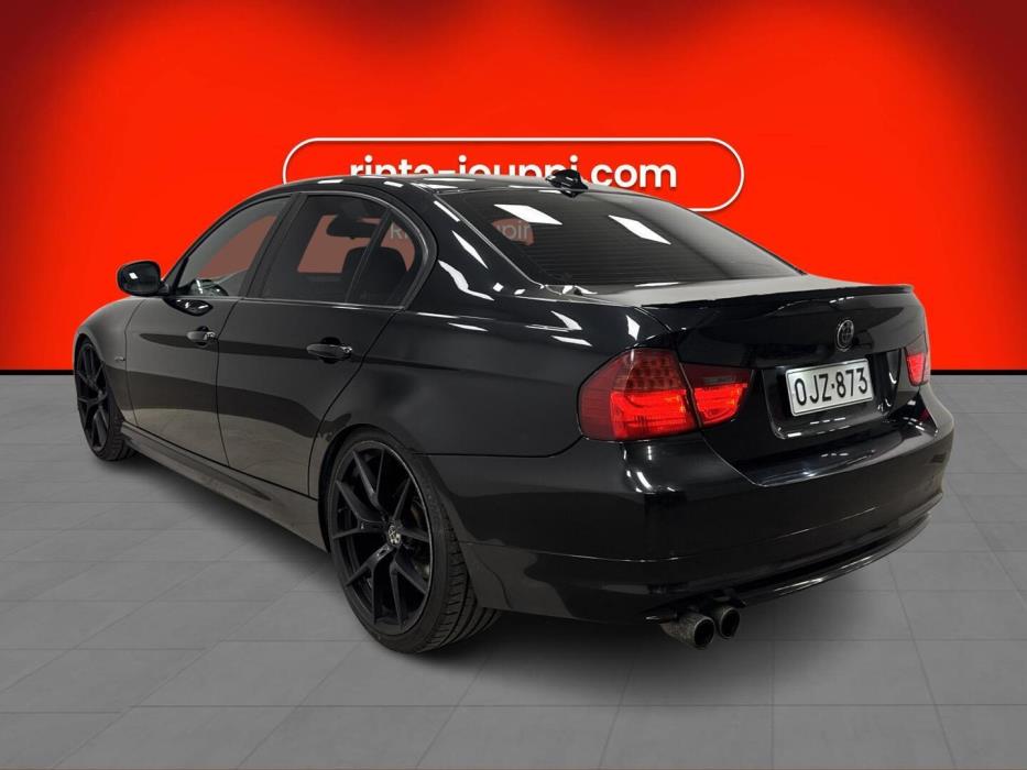 BMW 320 2010
