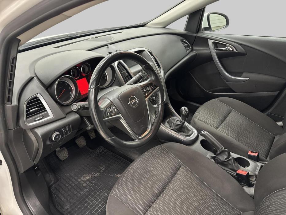 OPEL Astra 2013