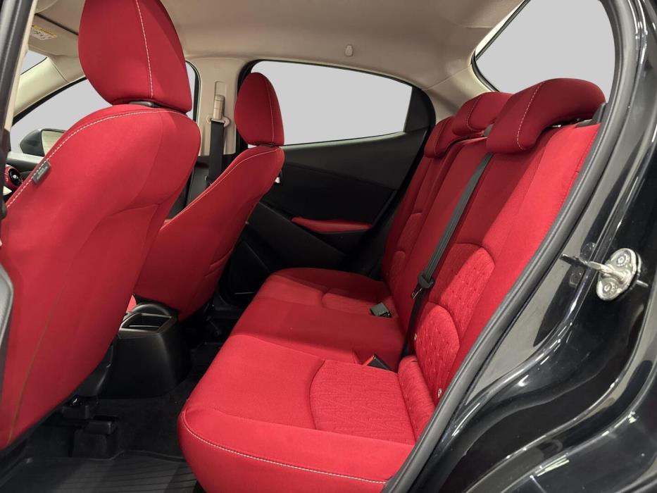 MAZDA 2 2016