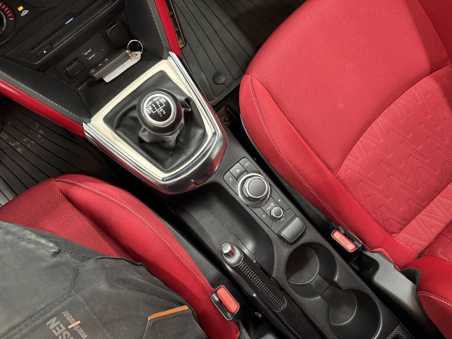 MAZDA 2 2016