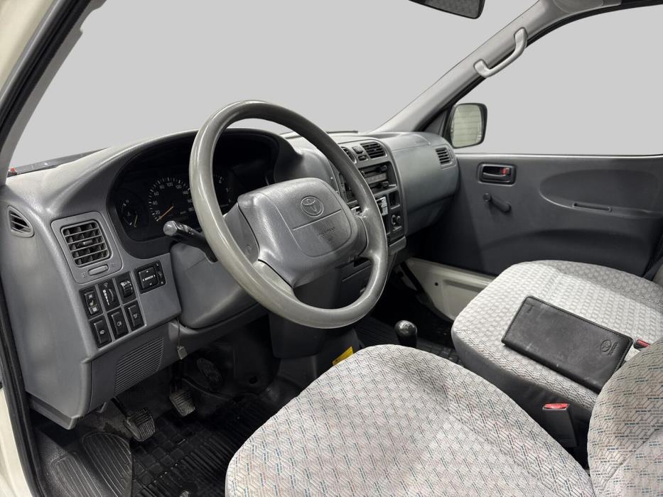 TOYOTA Hiace 2006