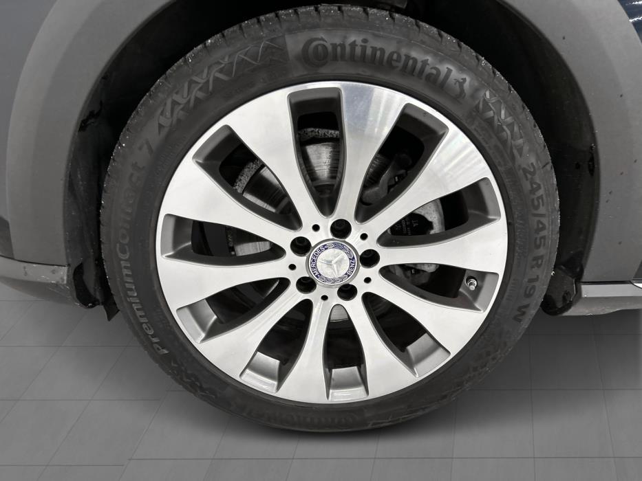 MERCEDES-BENZ E 2017