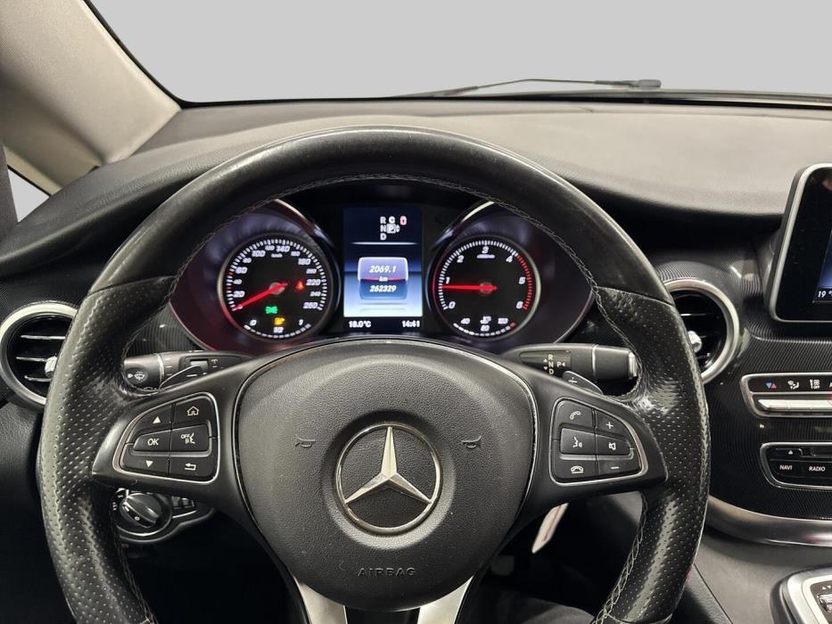 MERCEDES-BENZ V 2015