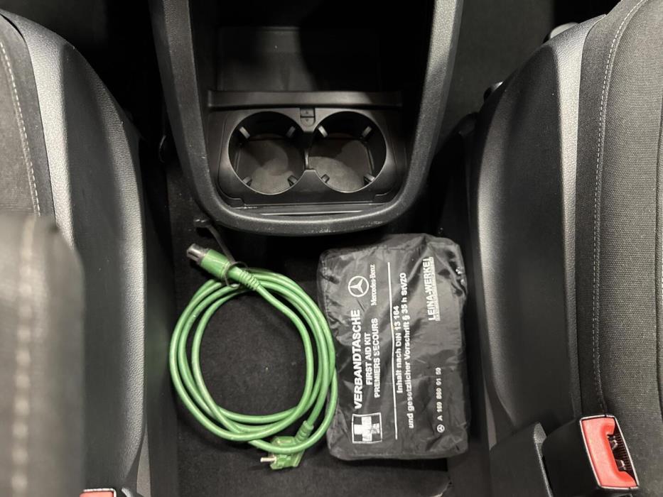 MERCEDES-BENZ V 2015