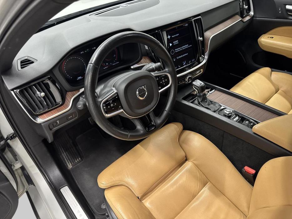 VOLVO V60 2019