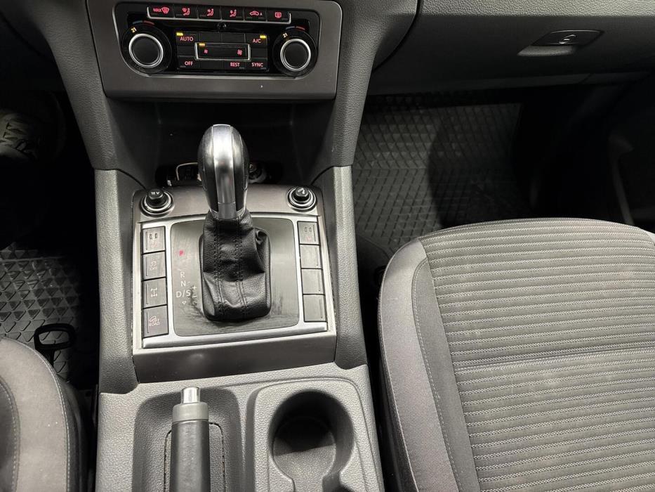 VOLKSWAGEN Amarok 2014