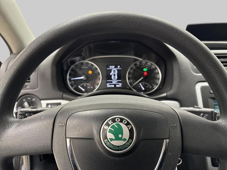 SKODA Octavia 2011