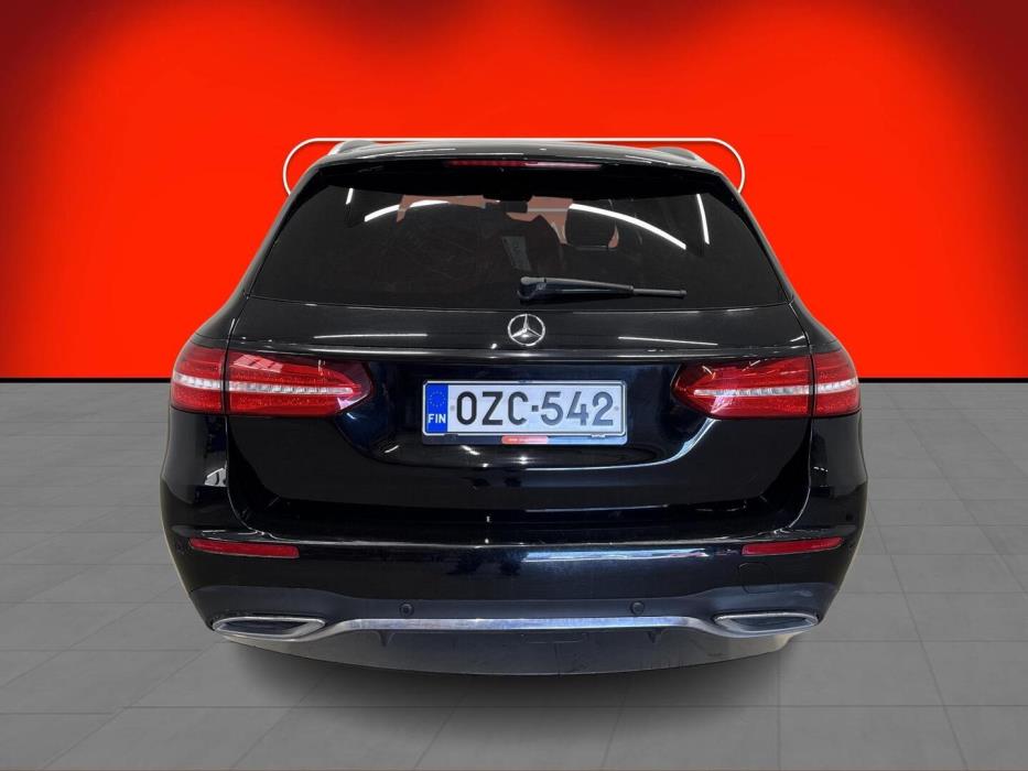 MERCEDES-BENZ E 2017